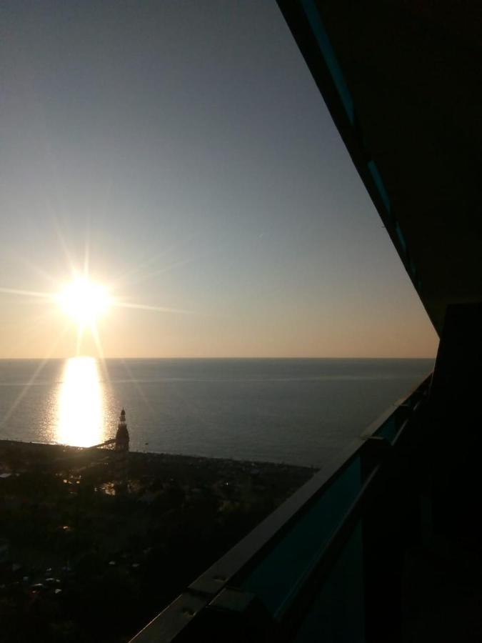 Апартаменты С Видом На Море Twin Towers Batumi, Orbi City 外观 照片